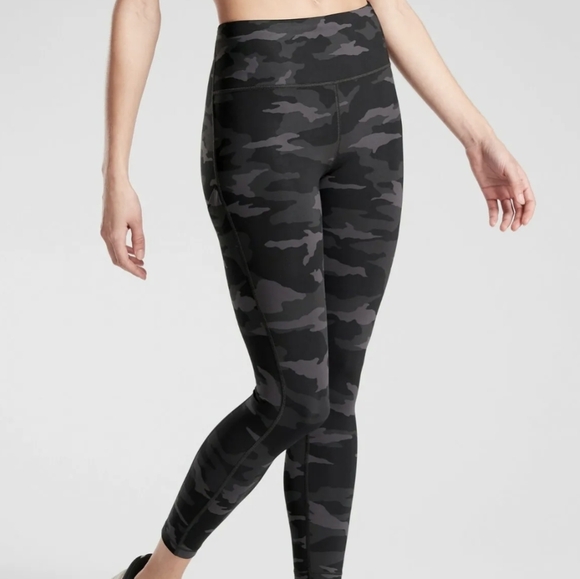 Athleta Ultimate 7/8 Tight Camo Women's Small - Picture 2 of 11